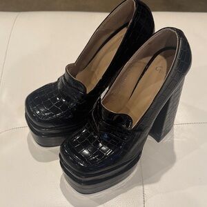 Chic Black Crocodile Platform Pumps (6inch)